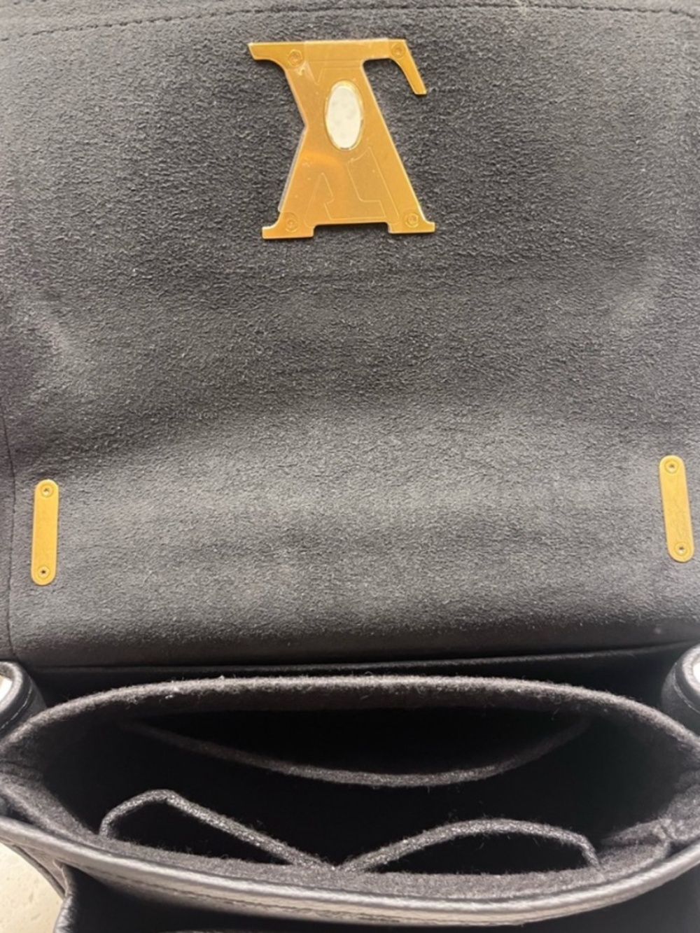 Louis Vuitton Lockme Chain Bag Black - Picture 5 of 6